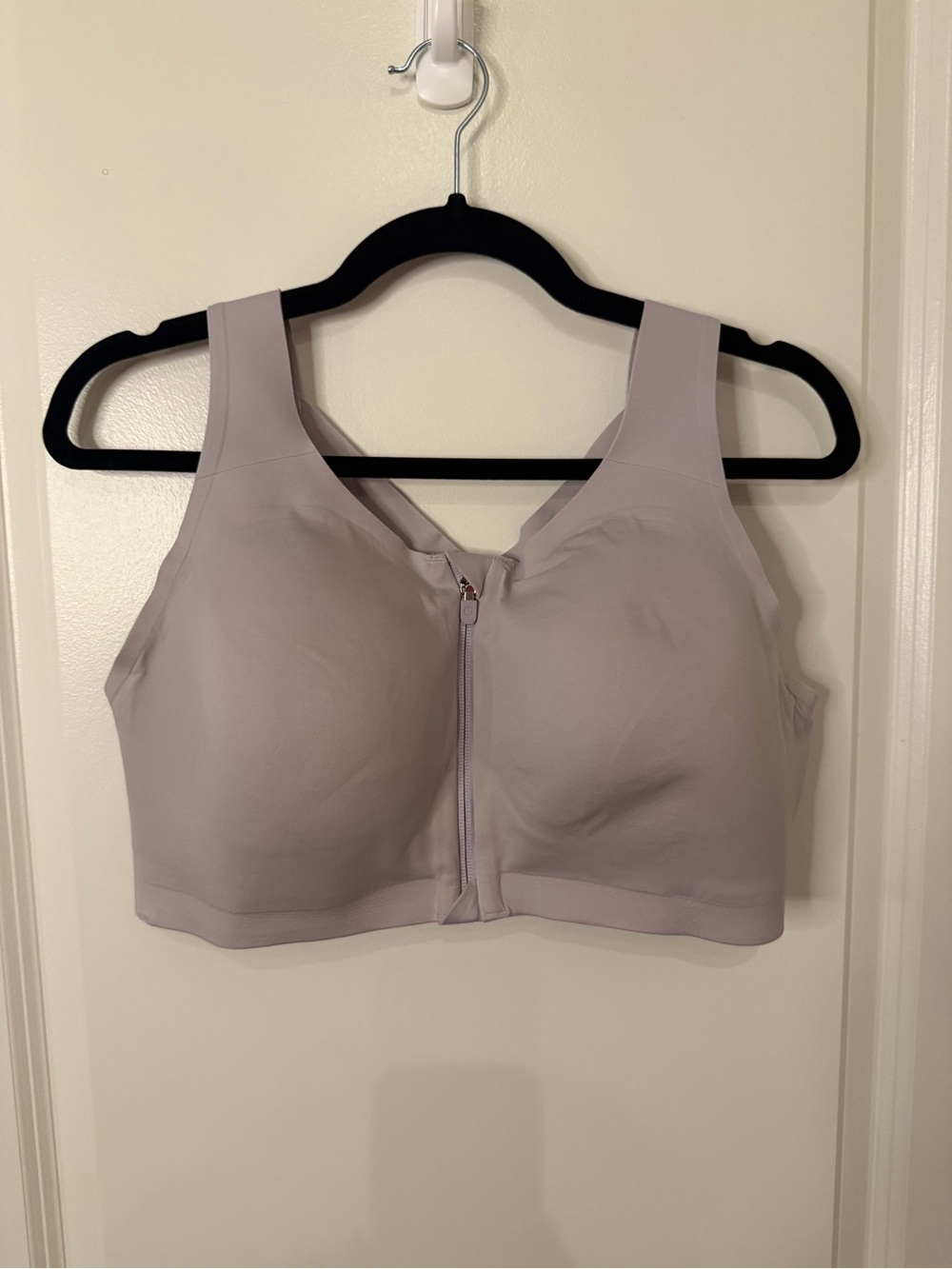 lululemon athletica Front-Zip Sports Bra - Light Lavender